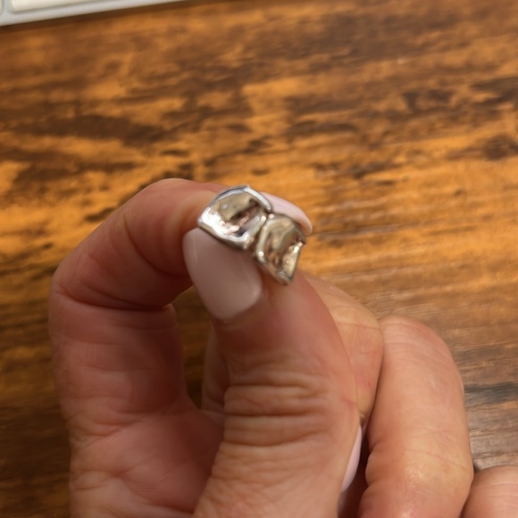 Adorable Silpada Sterling Silver hammered earrings - Picture 2 of 5